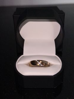 Mens Gold Wedding Ring