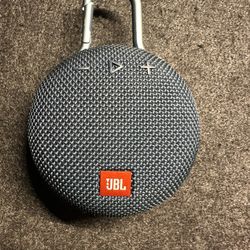JBL Speaker - Clip 3