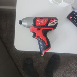 Milwaukee 1/4 Impact Driver 12v
