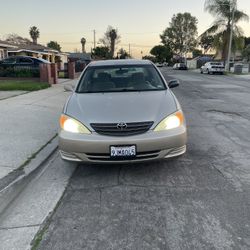2004 Toyota Camry 