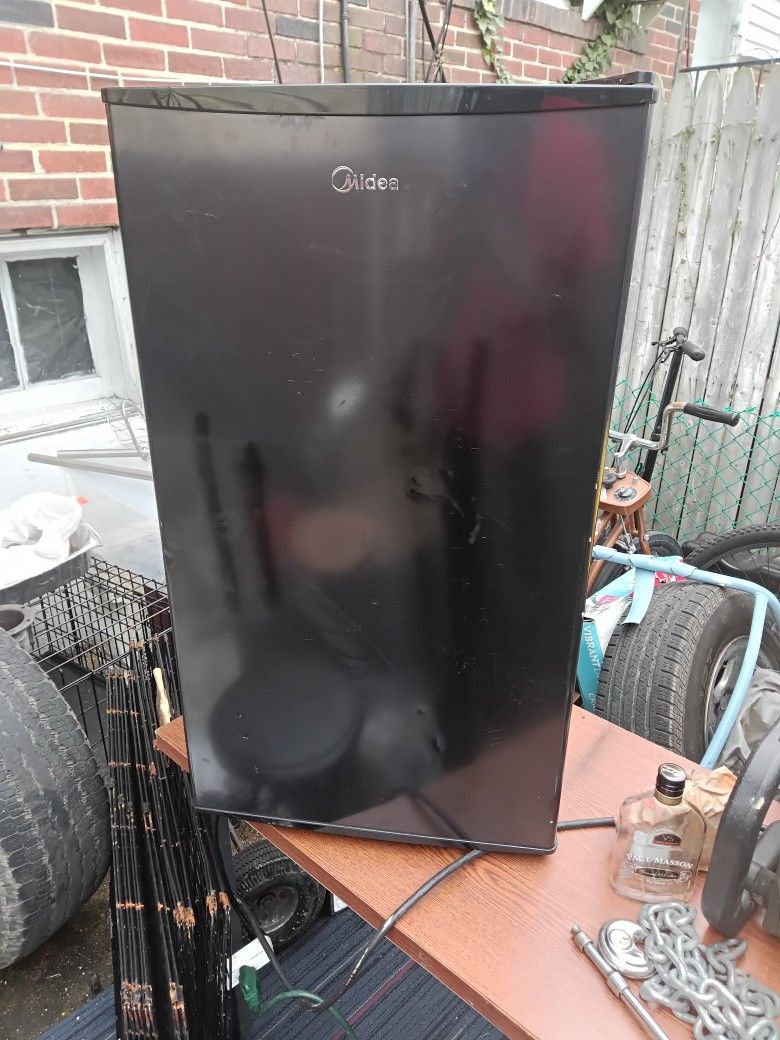 Mini Fridge