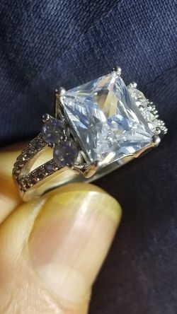 Women's Emerald cut wedding engagement promises ring size 7.0