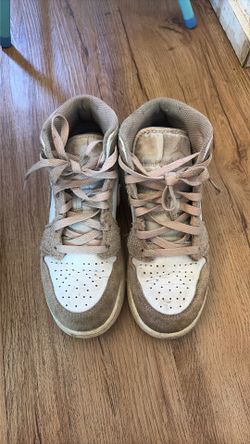 Air Jordan mid