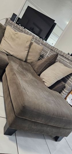 Brown Fabric Sectional Sofa with Chaise. Pre-owned.