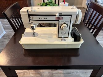 Portable sewing machine