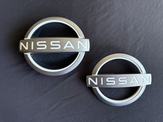 Nissan Frontier Emblems 2022-2025