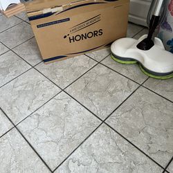 Honors Floor Scrubber