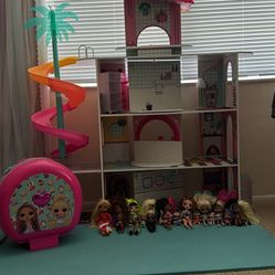 Lol House, Dolls And Suitcase 