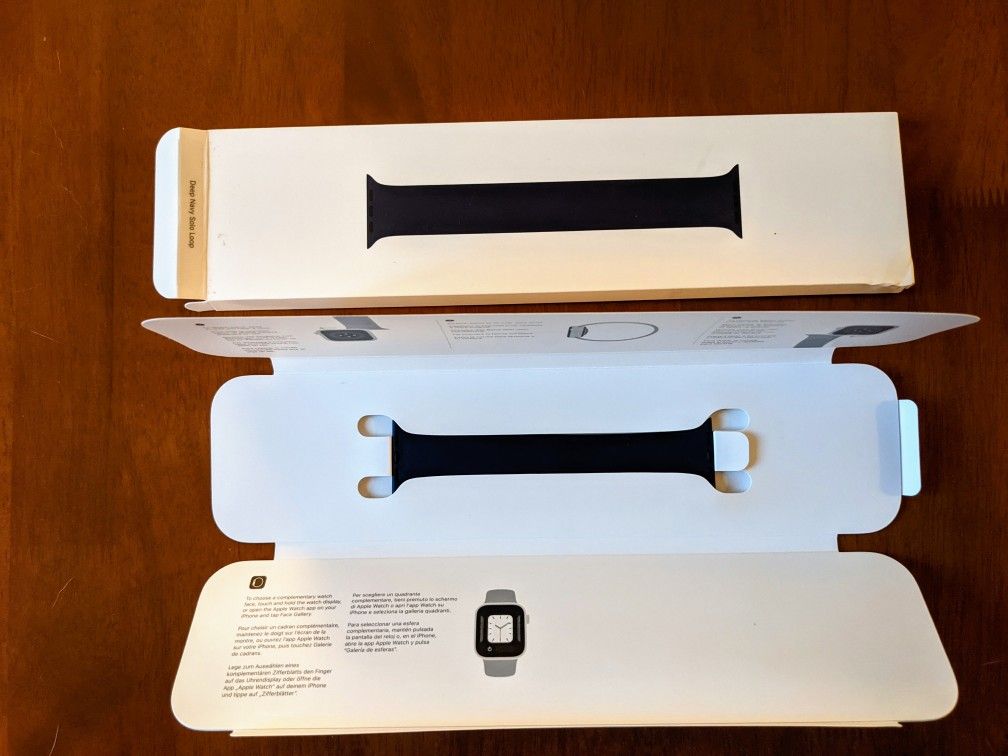 Apple Solo Loop Band Deep Navy Color