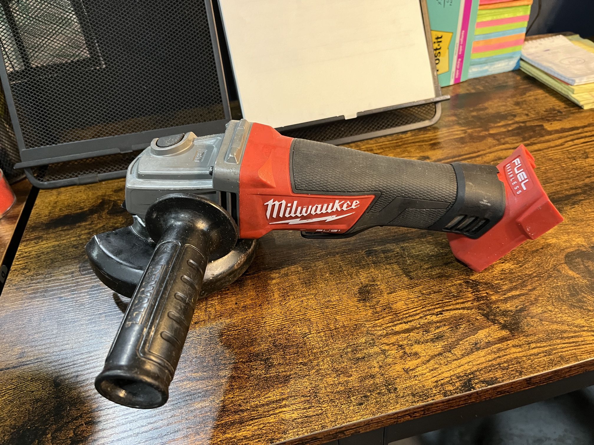Miluakee Fuel 20 V Grinder (tool Only)
