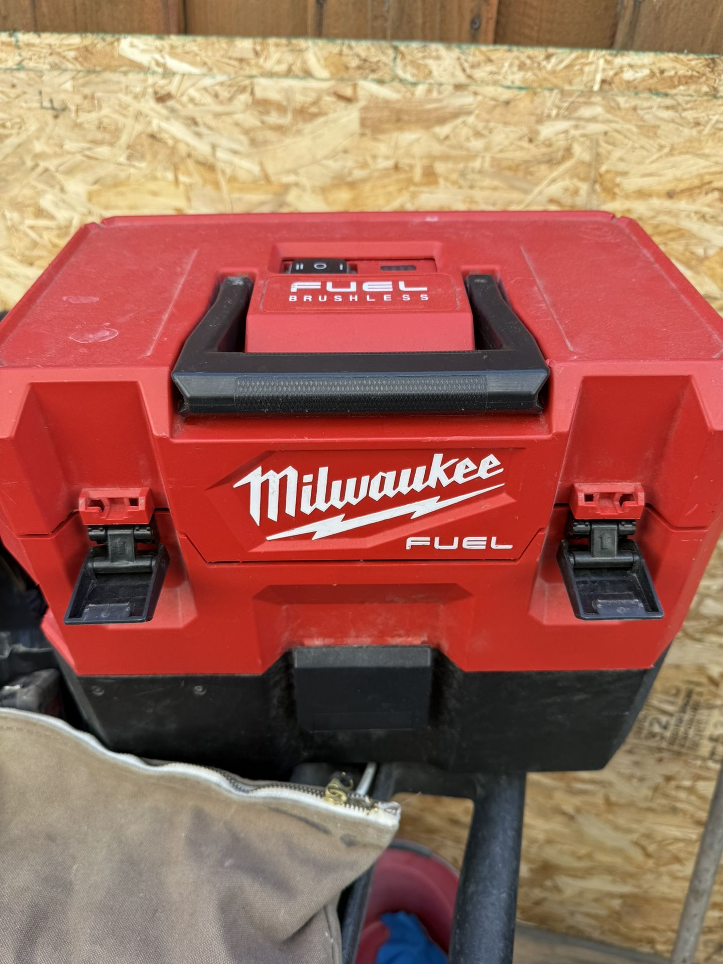 Milwuakee M12 Vacuum