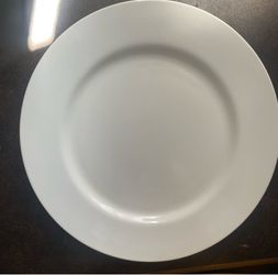 White 10' Round Dinner Plates