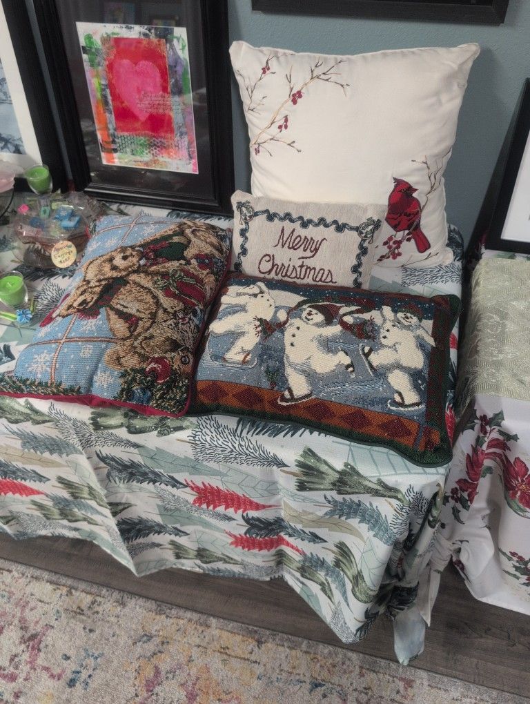 Free Christmas Pillows 