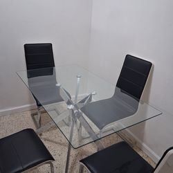 Mesa de cristal . Dimenciones 4.30×2.40