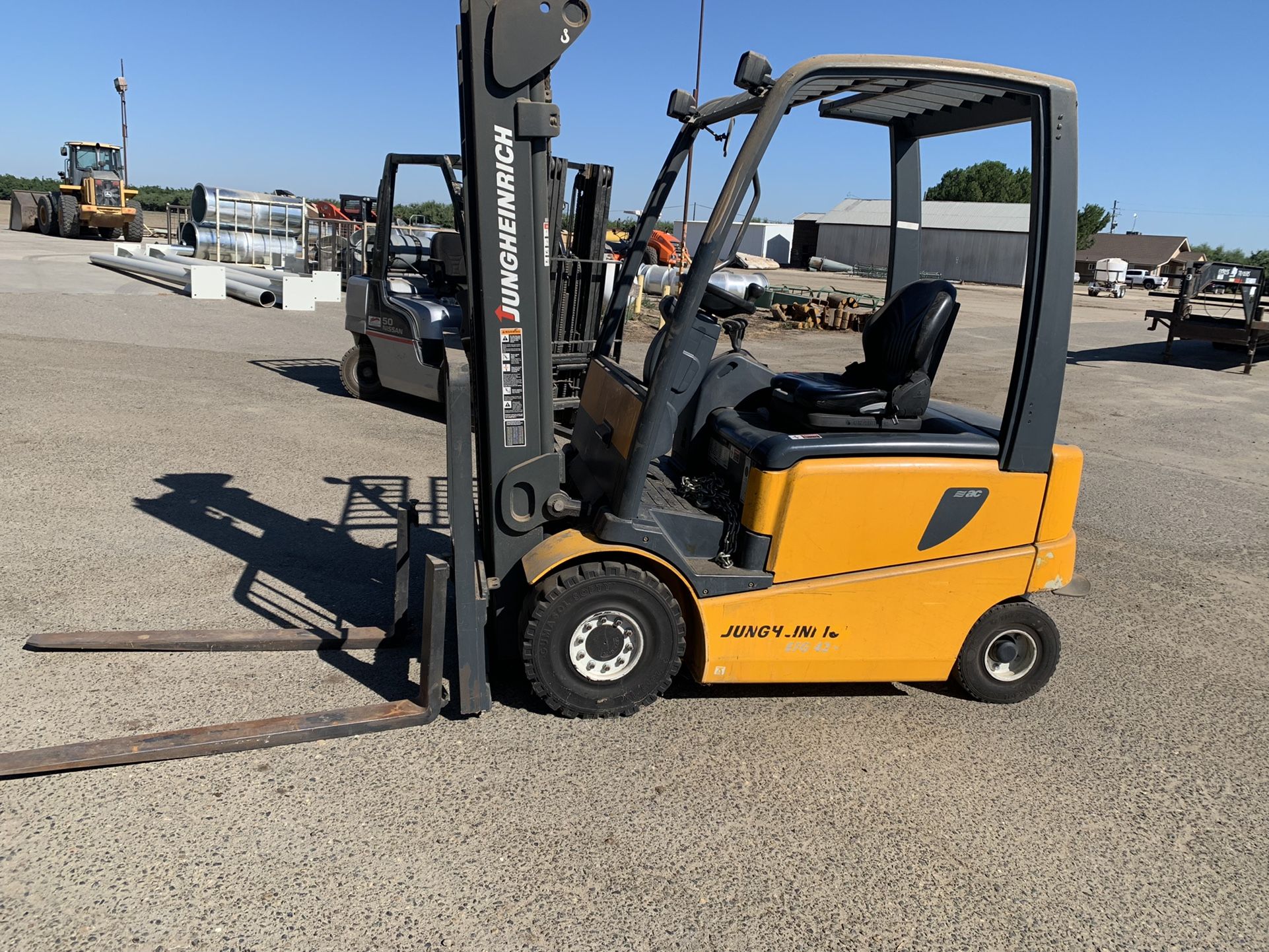 Electric Forklift And Charger For Parts 
