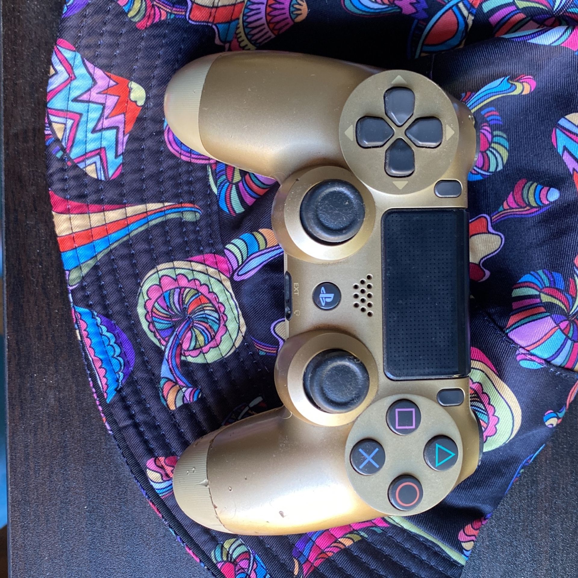 Sony PlayStation 4 Controller(wireless) Good Condition