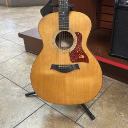 Taylor Guitars Model:214