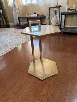 Safavieh Aurea Hexagon Table