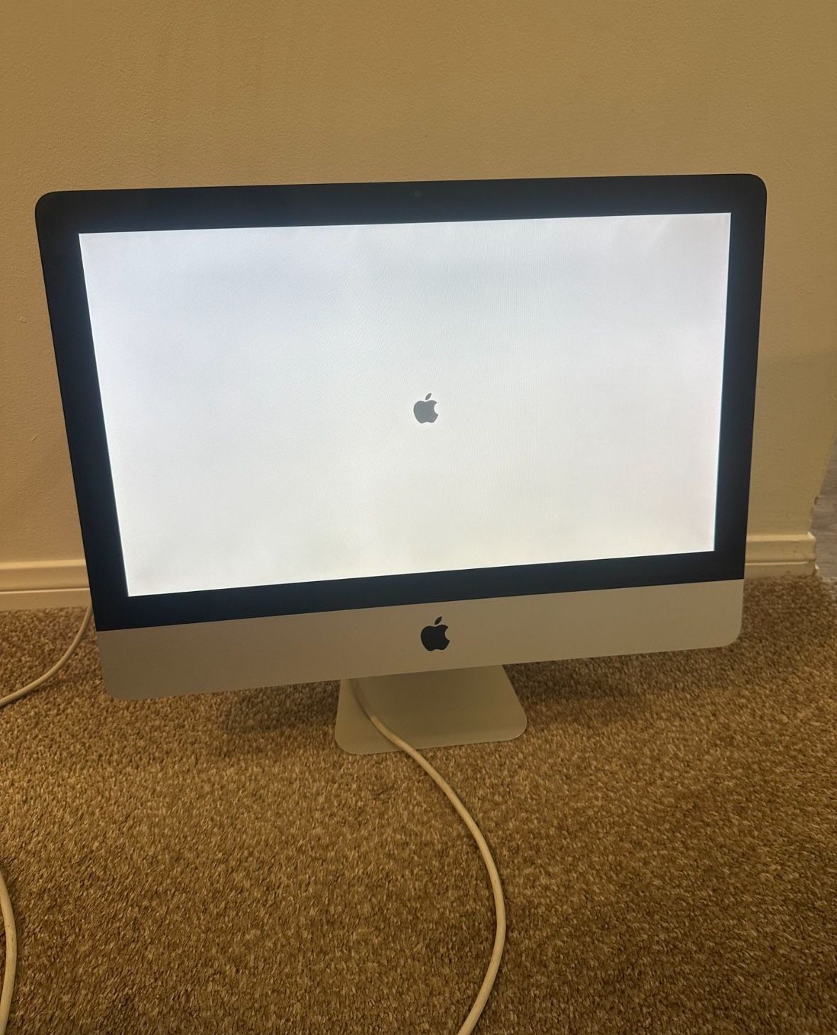 Apple iMac "Core i5" 2.7 21.5" Mac Computer