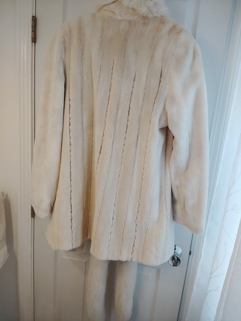 Gorgeous White Fur with Elegant Lining And Long Scarf For Multiple Looks