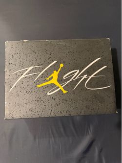 Jordan 4 Yellow Thunder (GS) Size 6.5