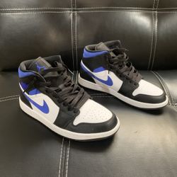 Nike Mens Jordan 1 Mid (size 8)