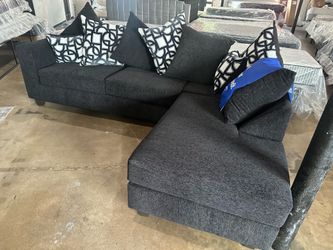 🛋️🔥 NEW BLACK PLUSH SECTIONAL — IN STOCK & GOING FAST 🔥