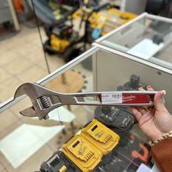 Milwaukee Wrench