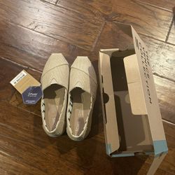 Toms Classic Heritage Womens Natural Slip On