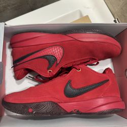 Nike LeBron 20 Liverpool