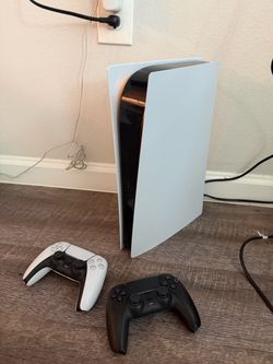 PS5 digital edition w free 2 controllers
