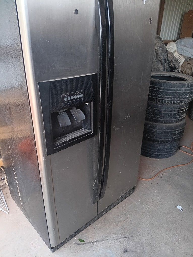 Refrigerator