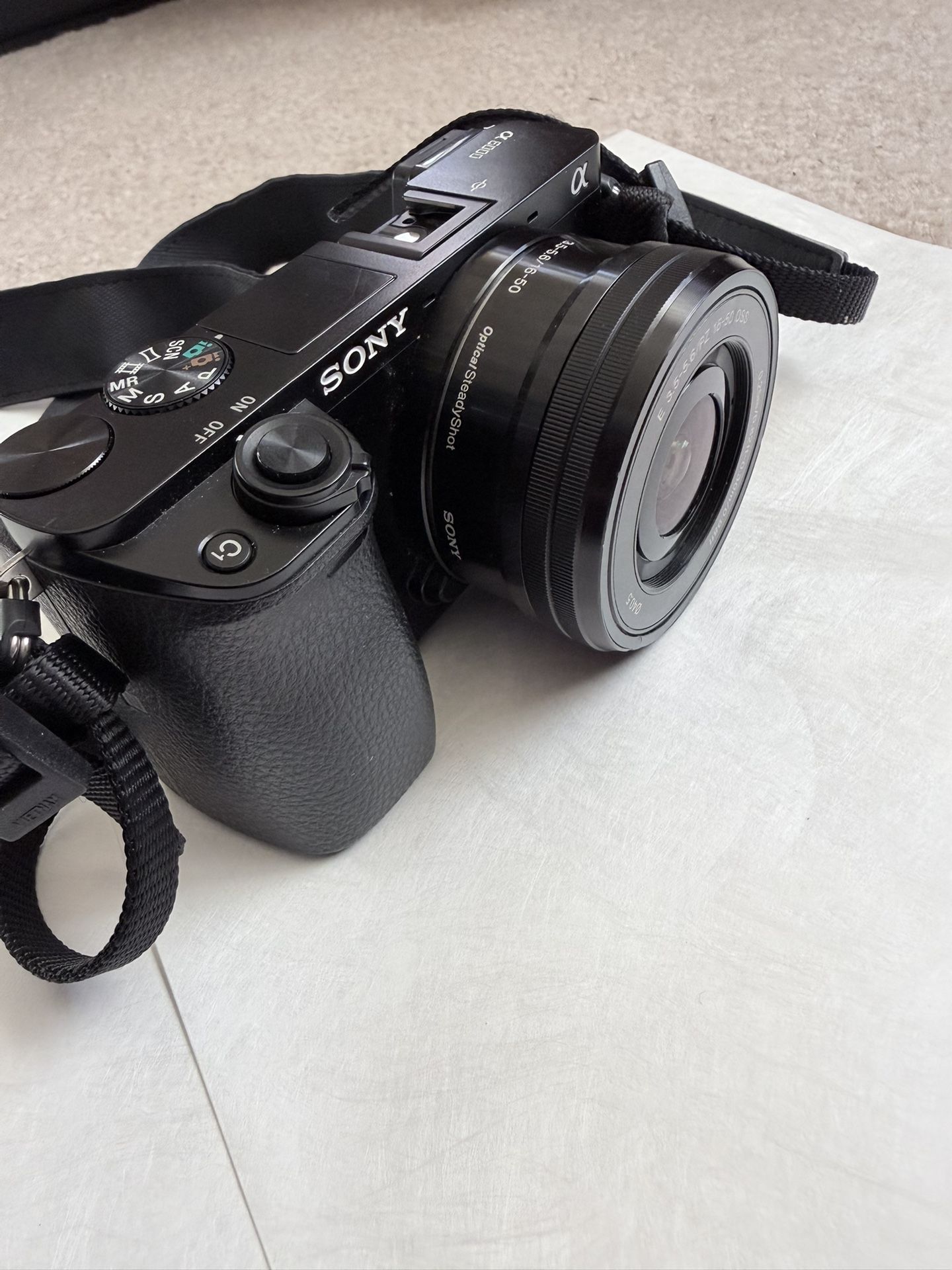 Sony 6000- For Streaming Or Video - Read