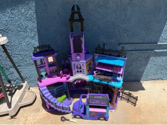 Monster high haunted high school and bus