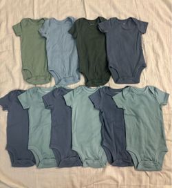Carter’s 3 mo baby boy colored onesies set