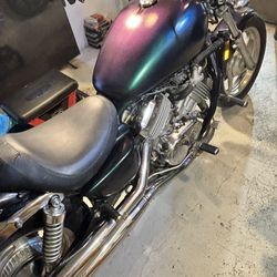 Honda VF750C Magna 1998