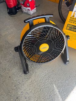 DEWALT XR 20/120 volt Circulating Fan: 18 in Blade Dia, Mobile, 1/5 hp, Direct Drive BRAND NEW