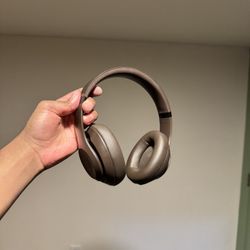 Beats Studio Pro 2