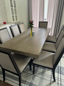 Impecable Dining Table