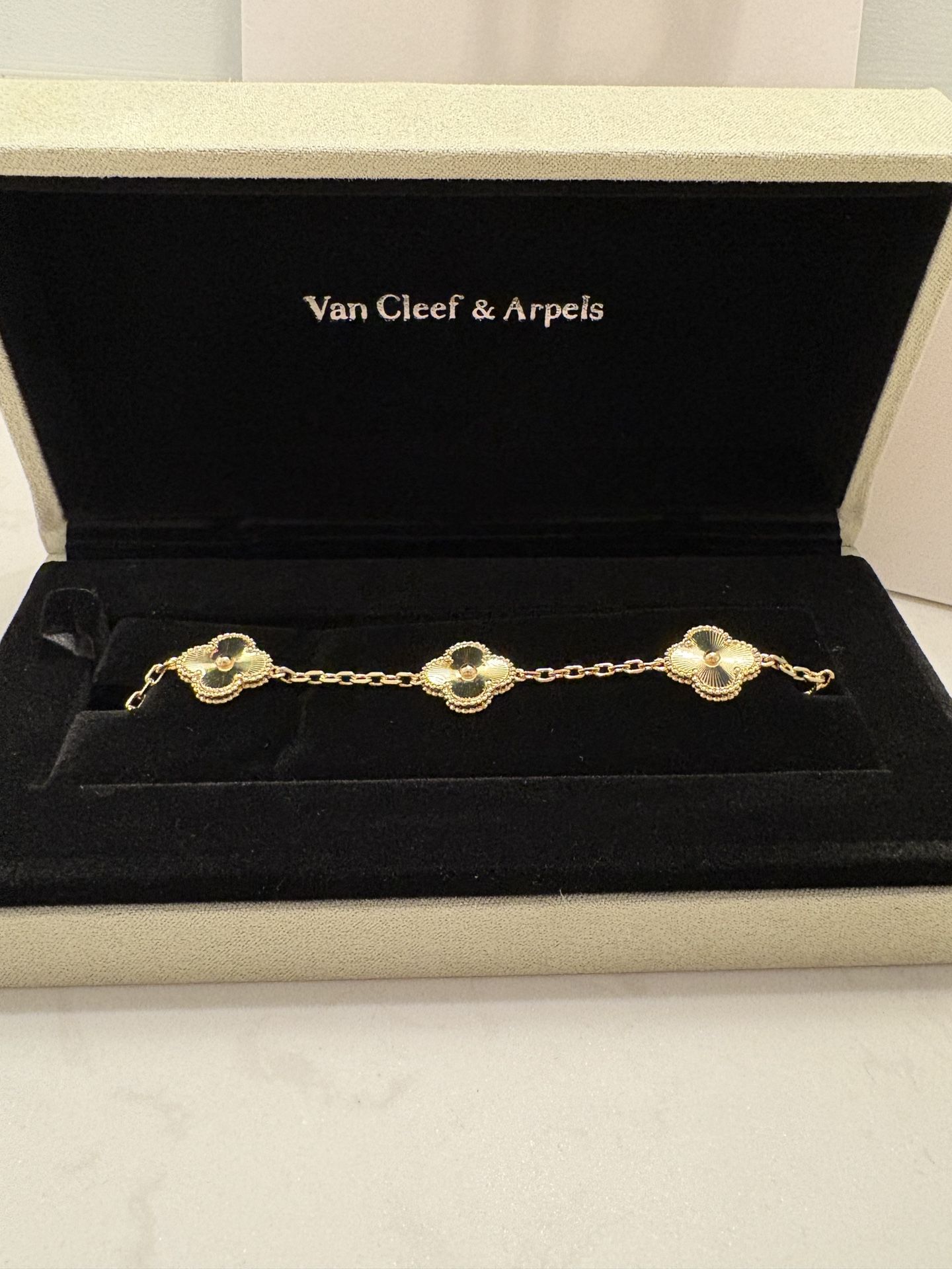 *BEST OFFER* Van Cleef Bracelet