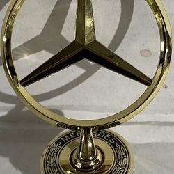 Mercedes Hoods Standing Emblem 