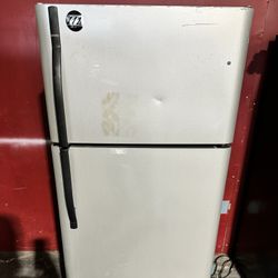 Kenmore Refrigerator 28"Width 