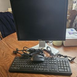 Dell Ultra Sharp 1908 FPB 19" 4-Port USB Hub LCD Monitor Adjustable Height Swivel Base 