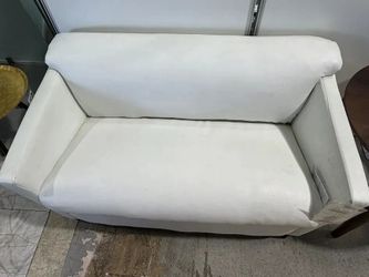 Modern White Office Loveseat – $350 📦 Florida