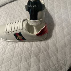 Authentic Gucci Sneakers size 37