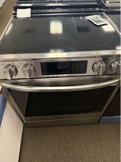 LG THIN Q ELECTRIC RANGE ON SALE
