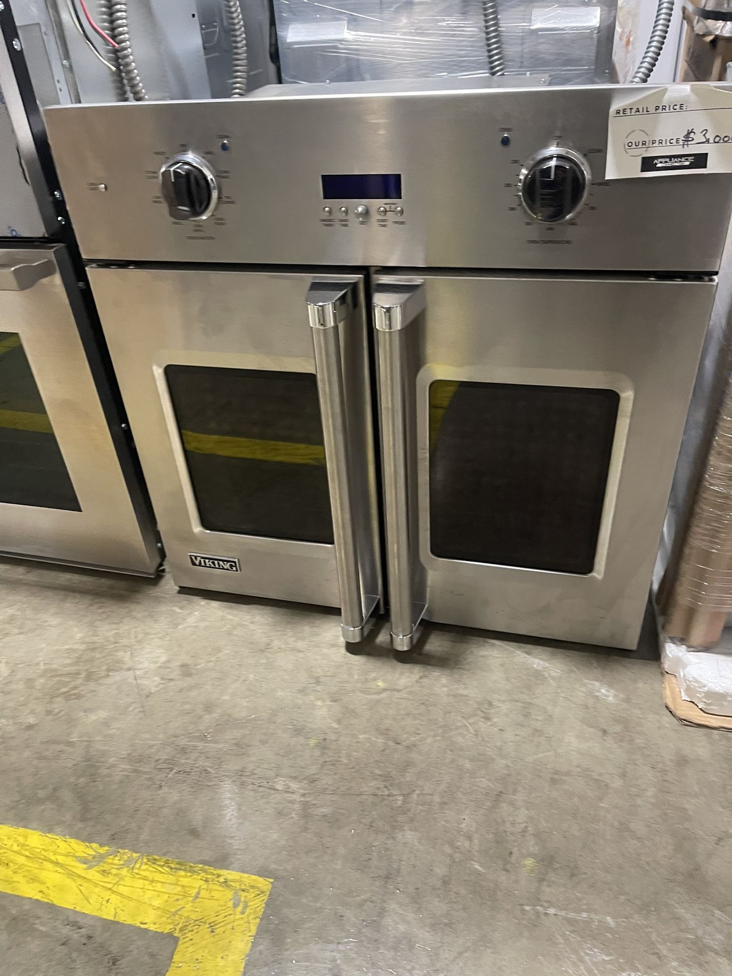 VIKING 30 INCH WIDE FRENCH DOOR OVEN