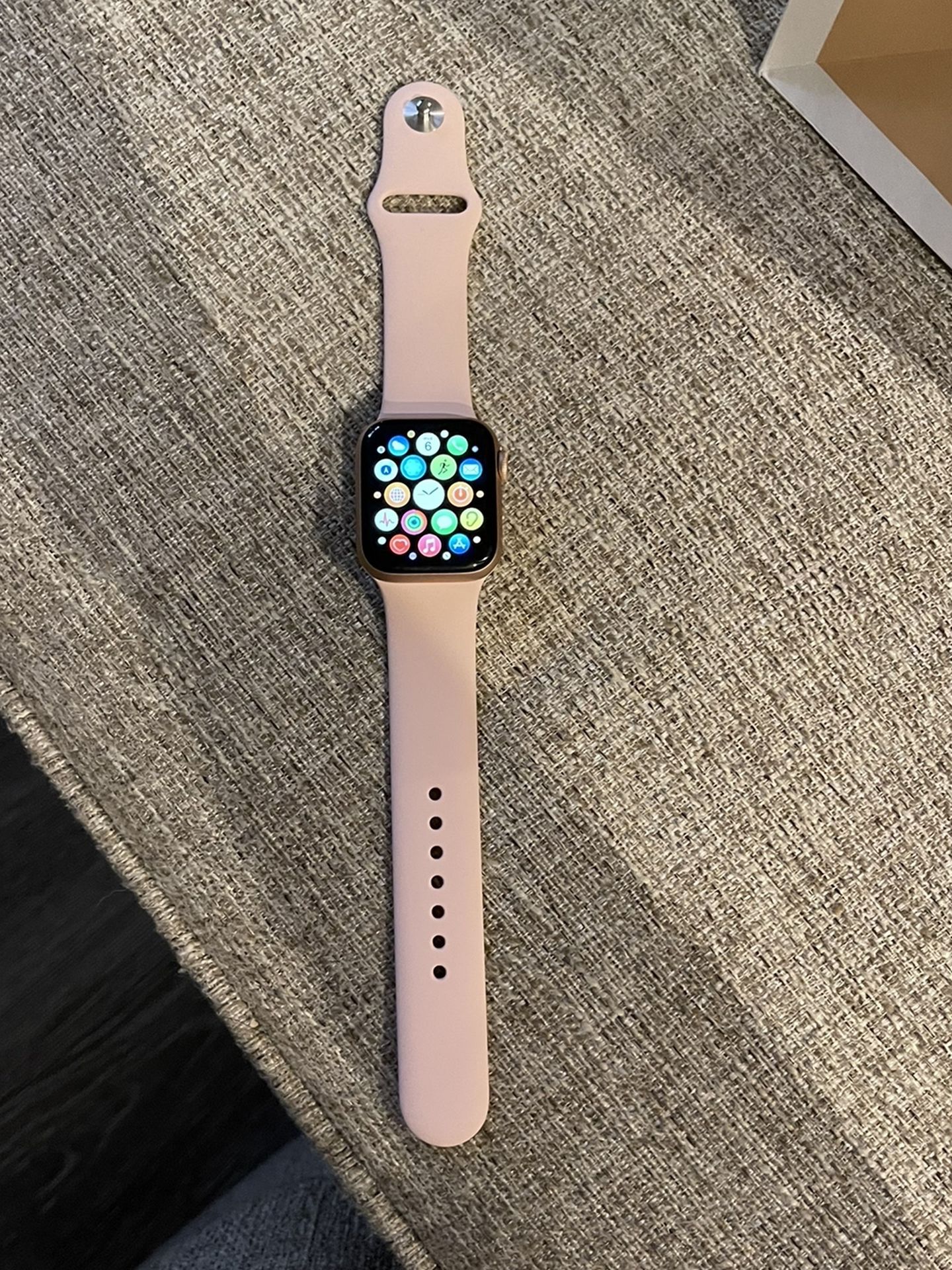 Apple Watch Series 4 W/cellular