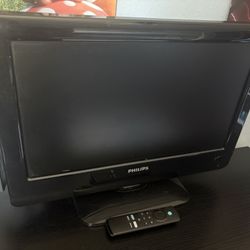 Small Phillips Tv With Remote - Works 