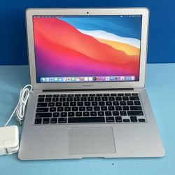 MacBook Air ( 13-inch , 2013 ) Core I5 , 4 Gb Ram , Storage 256 SSD Comes With Charger 